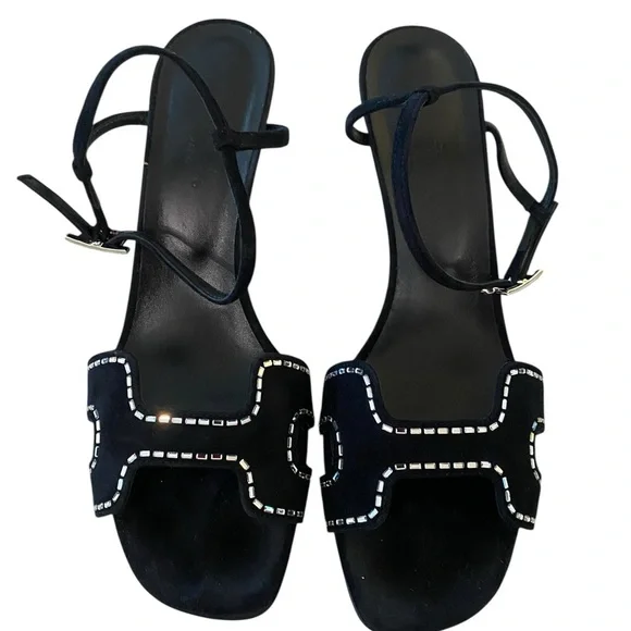 Elegant Black Strappy Heels - Picture 7 of 16